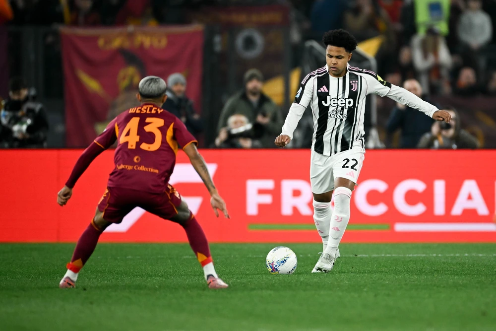 Juventus chia điểm Roma sau trận cầu có 6 bàn thắng - Ảnh 1.