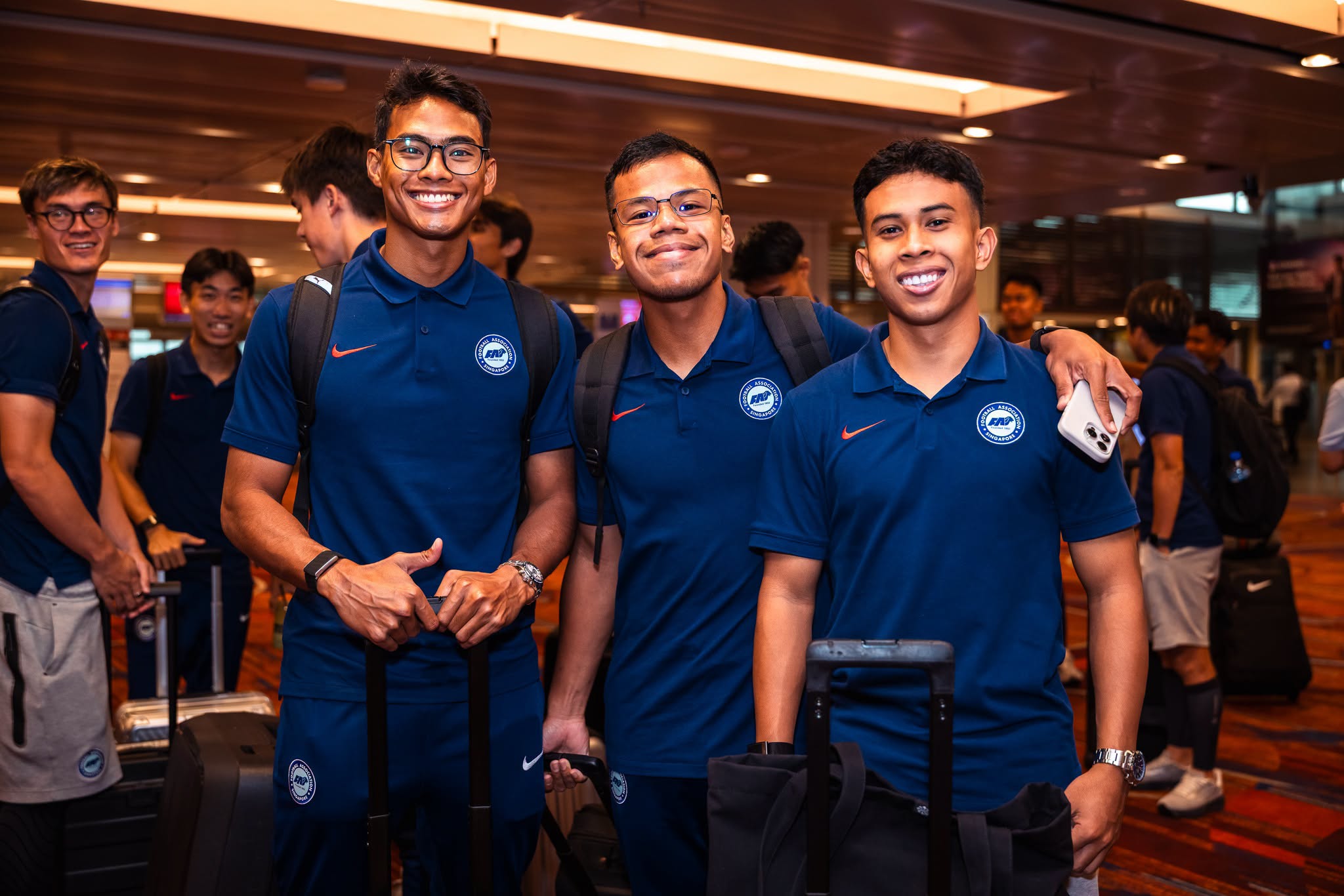 Tin nóng bóng đá Việt hôm nay 29/7: Vé trận Việt Nam - Singapore 'sốt'; Nam Định ra mắt cầu thủ Việt kiều Áo - Ảnh 3.