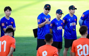 Hot Vietnam football news today 24/6: Vietnam national team enters ASEAN Cup preparation; SLNA brings strong squad for National U21 qualifiers.