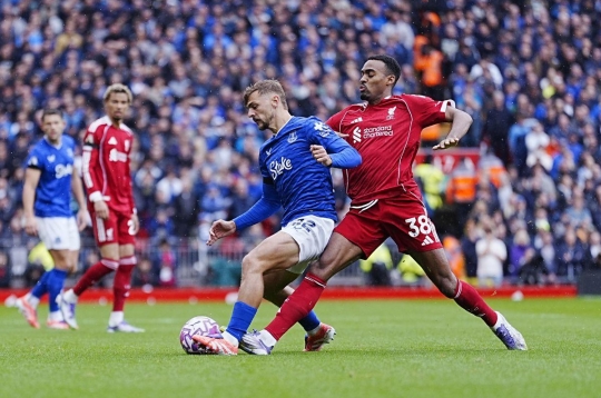 Live football Everton vs Liverpool, 20:00 today April 19