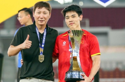 Dinh Bac sends an extremely joyful signal to coach Kim Sang-sik.