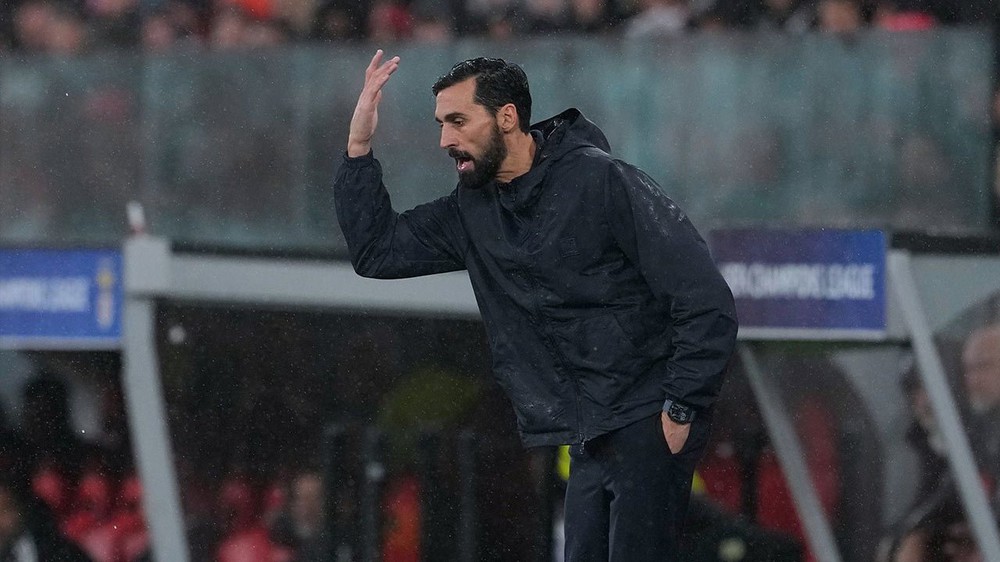 Nhân vật: Arbeloa ngồi nhầm ghế ở Bernebeu - Ảnh 1.