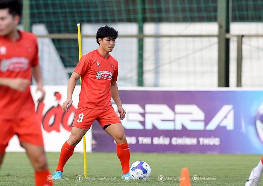 Công Phượng continues to miss out on the Vietnam national team
