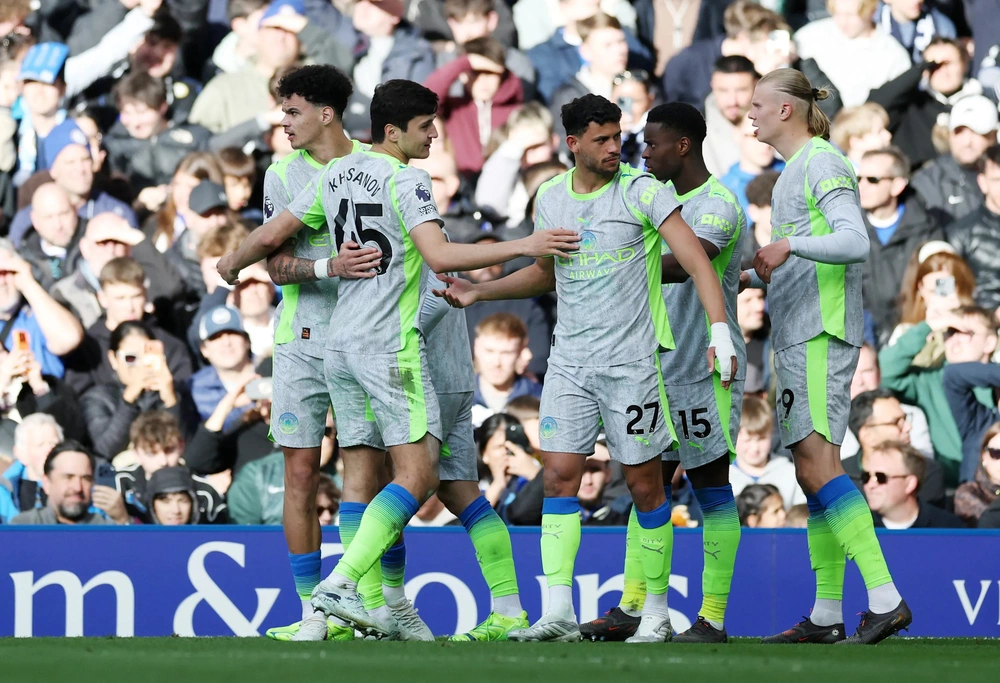 Cuộc đua vô địch Premier League: Man City và giấc mơ lật đổ Arsenal - Ảnh 1.