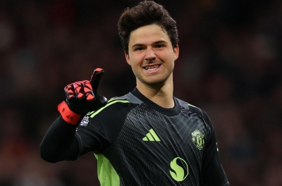 Breaking into the top 4, the Manchester United goalkeeper sends a warning to Arsenal