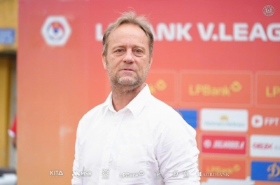 Coach Polking speaks candidly about Đình Bắc, reveals Quang Hải's injury
