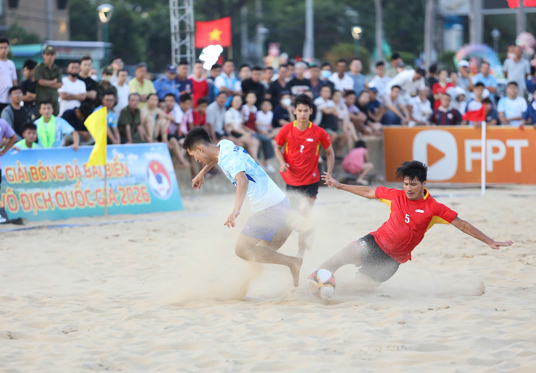 Tin nóng bóng đá Việt hôm nay 27/7: Đội tuyển Việt Nam chờ đón Singapore; Hà Nội FC tập huấn tại Thái Lan - Ảnh 3. Tin nóng bóng đá Việt hôm nay 27/7: Đội tuyển Việt Nam chờ đón Singapore; Hà Nội FC tập huấn tại Thái Lan - Ảnh 3.