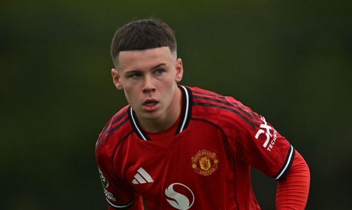 MU bất ngờ ra lệnh cấm bất với con trai Rooney