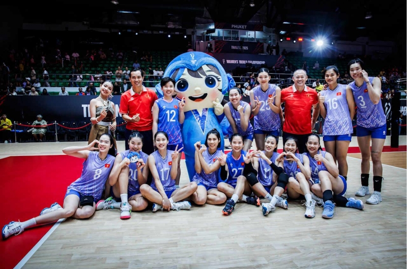 Today, the Vietnam women&#39;s volleyball team returns home.