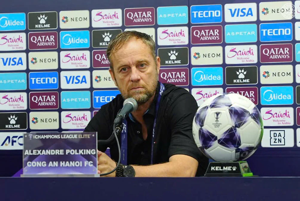 HLV Polking: 'Chúng tôi tự hào vì đã dám chơi sòng phẳng trước Gamba Osaka' - Ảnh 1.