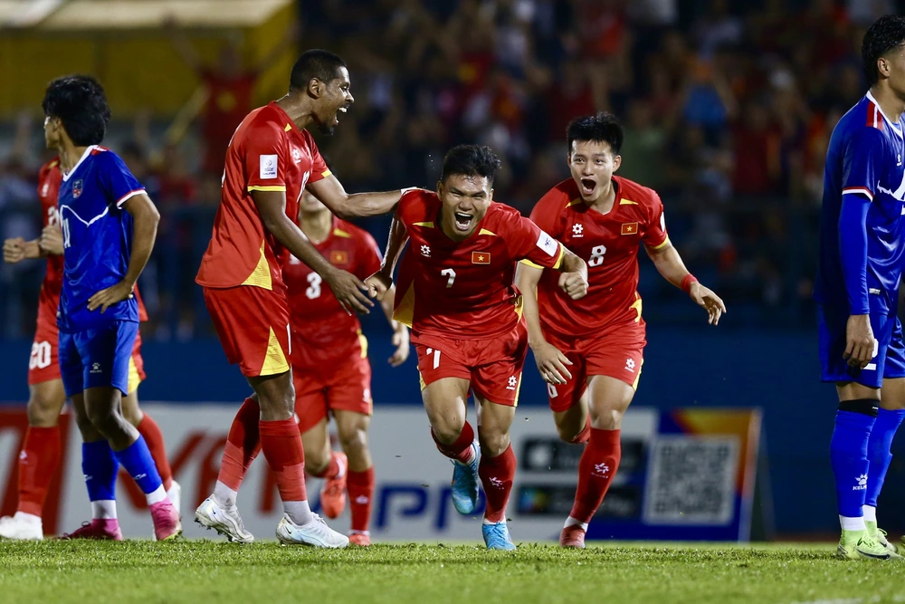 Những "ngôi sao may mắn" mở khóa chiến thắng cho đội tuyển Việt Nam - Ảnh 2.