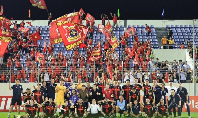 'Đại gia' Ninh Bình nhận cú đúp giải thưởng, cầu thủ Brazil xuất sắc nhất V-League tháng 9