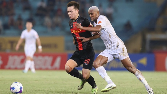 Why is Ninh Bình still undefeated in the V-League?
