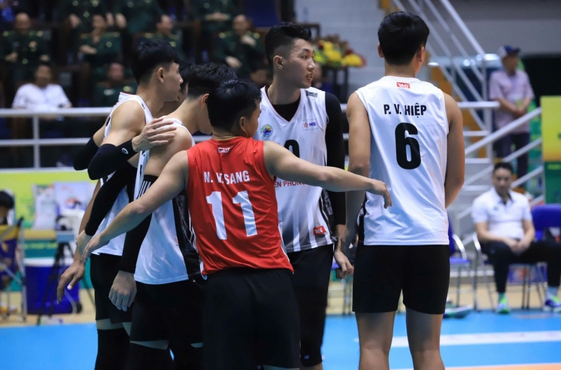 Live volleyball: LPB Ninh Binh vs Bien Phong, 8:00 PM today, October 8