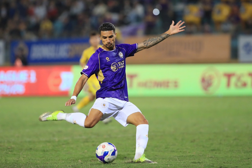 Hoàng Hên sát cánh cùng Xuân Son, đội tuyển Việt Nam có hàng công cực mạnh đấu Malaysia - Ảnh 1.