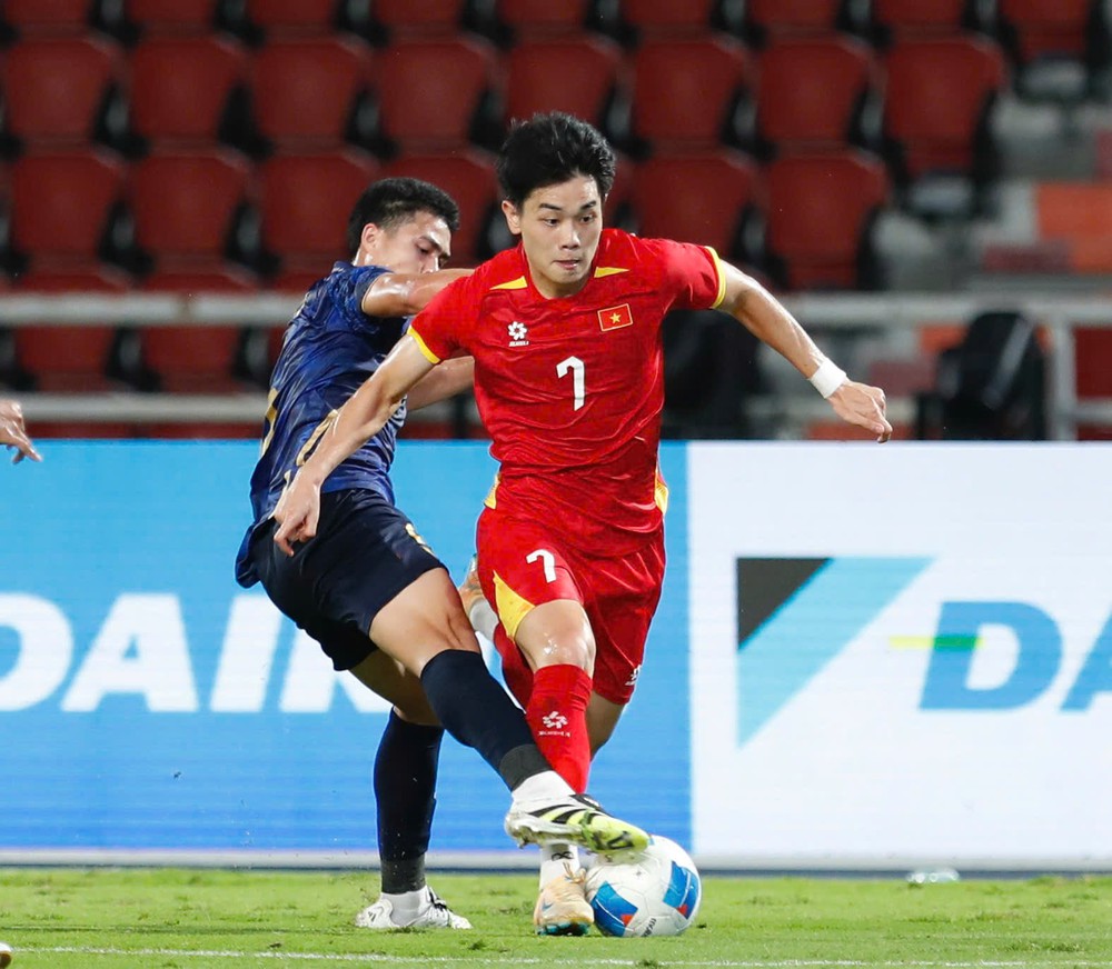 Bóng lăn trên bàn phím: CĐV nhớ Đình Bắc sau màn trình diễn của U23 Việt Nam - Ảnh 1.