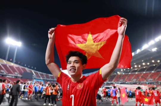 Đình Bắc made a surprising move after securing the top scorer title at the U23 Asian Championship.