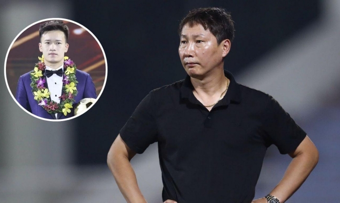 HLV Kim Sang Sik bầu cho ai giành Quả bóng Vàng 2025?