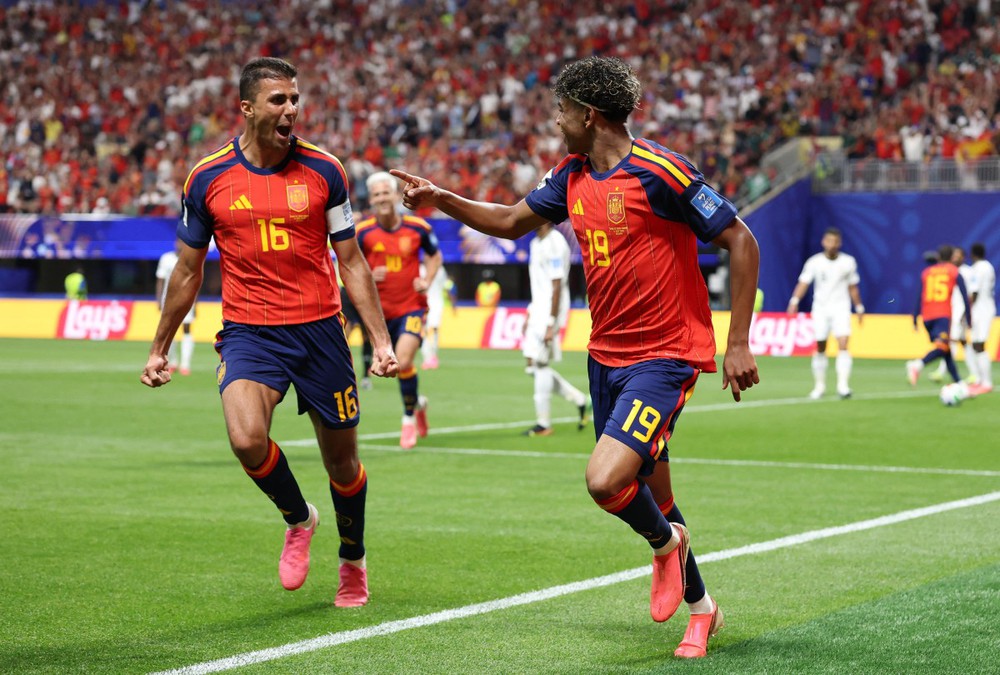 Rodri đến Barca thì dễ thành công hơn - Ảnh 1. Rodri đến Barca thì dễ thành công hơn - Ảnh 1.