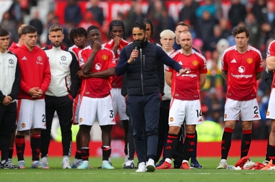 Former star advises how MU should sue Amorim