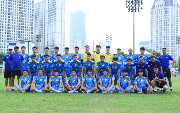 Vietnam U19 overcomes difficulties to compete in the Southeast Asian Championship