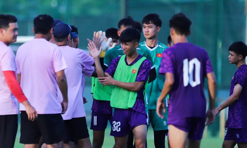 Tiền đạo Việt kiều tập trung đội U19 Việt Nam - Ảnh 1. Tiền đạo Việt kiều tập trung đội U19 Việt Nam - Ảnh 1.