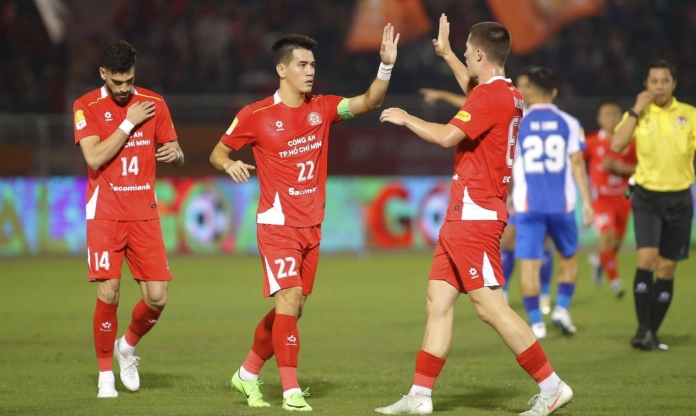 Việt kiều Anh tỏa sáng, CA TP HCM vào tứ kết Cúp QG