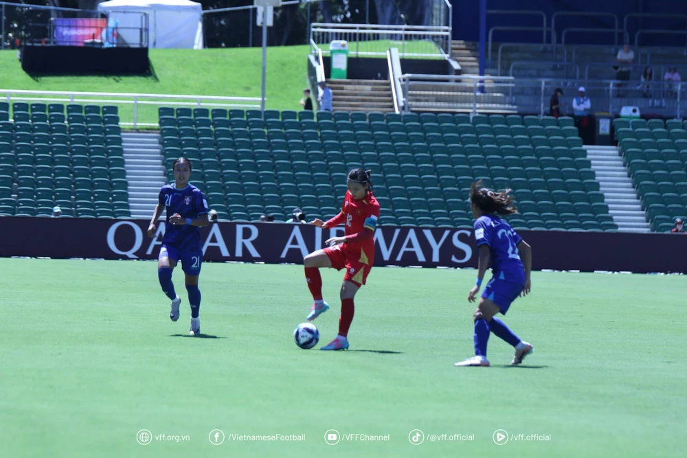 Tin nóng bóng đá Việt Nam hôm nay 8/3: Văn Toản khiến HLV Vũ Tiến Thành bất ngờ; Tuyển nữ Việt Nam rộng cửa đi tiếp - Ảnh 2.