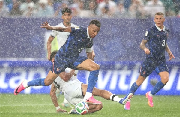 World Cup 2026 France 1 - 0 Iraq: Match Suspended Due to Bad Weather