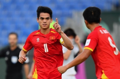 Vietnam national team midfielder receives extremely good news during training camp.