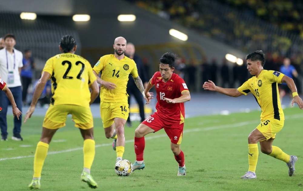 Dư luận sục sôi vì AFC trì hoãn xử phạt bóng đá Malaysia - Ảnh 1.