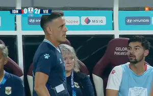Indonesia's coach had to leave the stands and head to the field due to a nightmare start against Vietnam