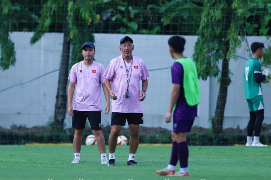 Japanese coach cuts numerous young players from Vietnam national team