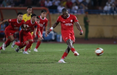 Unbelievable incident in V-League: Club loses super striker due to interpreter
