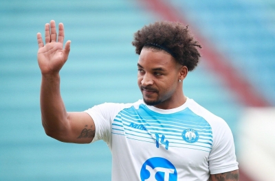 Xuân Son misses penalty on his V-League comeback day