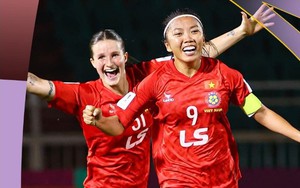 Huỳnh Như and Thùy Trang successfully converted their penalties, securing the championship for their team.