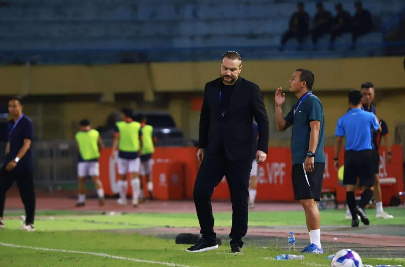 Unexpected reaction from Coach Popov after losing to HAGL