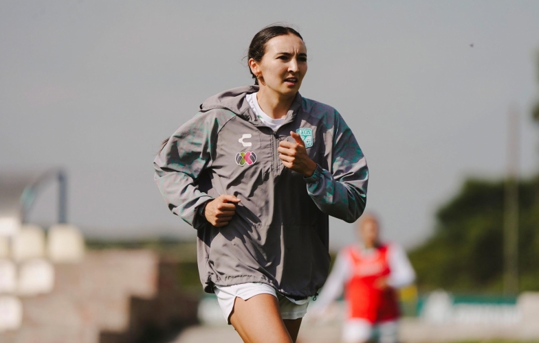 Leaving Vietnam, Vietnamese-American Chelsea Le joins the American National League