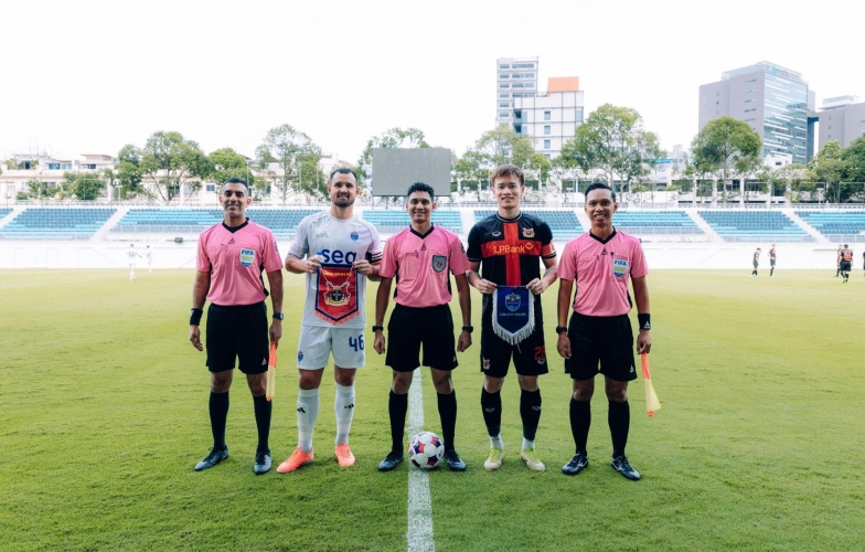 Hoang Duc’s team did something special in the match held in Singapore.