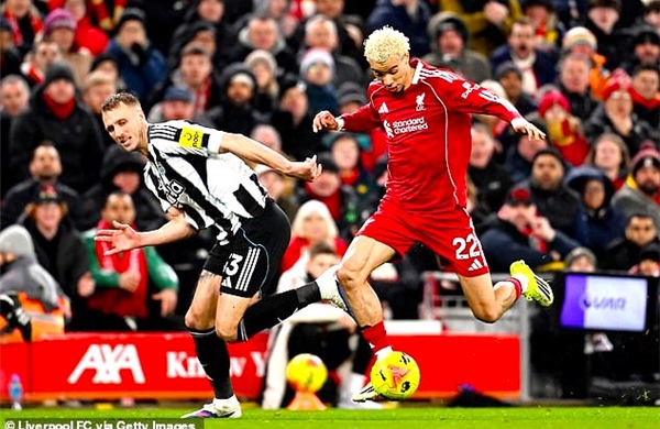 Liverpool - Man City: Anfield on fire