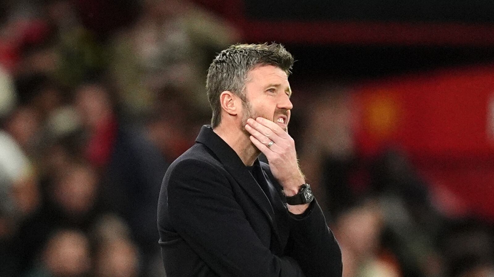 Carrick bức xúc với trọng tài vì thẻ đỏ của Lisandro Martinez, MU cân nhắc khiếu nại - Ảnh 3.