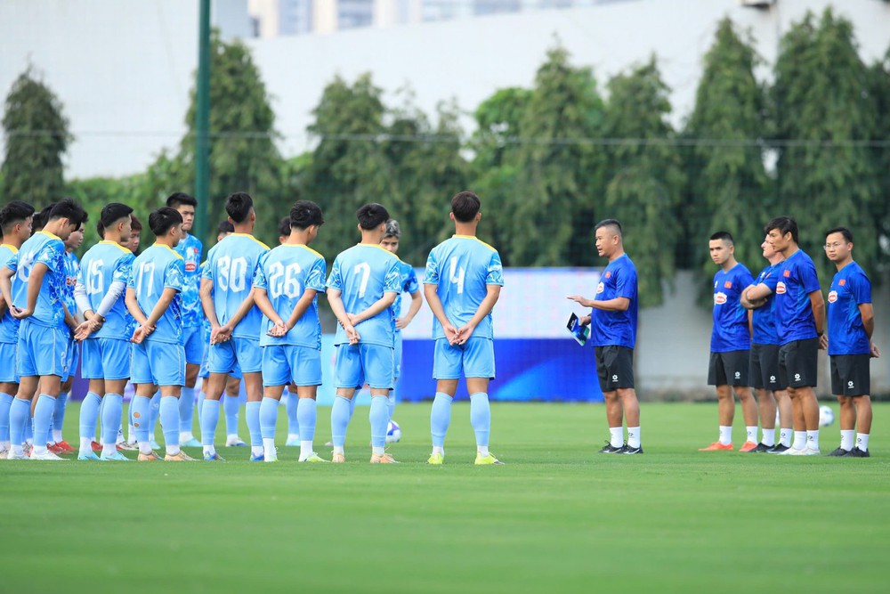 Trợ lý HLV Kim Sang Sik: 'U23 Việt Nam sàng lọc lực lượng cho Asiad' - Ảnh 1.
