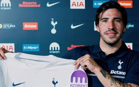 Chelsea and Tottenham: Two Overhauls, Two Philosophies