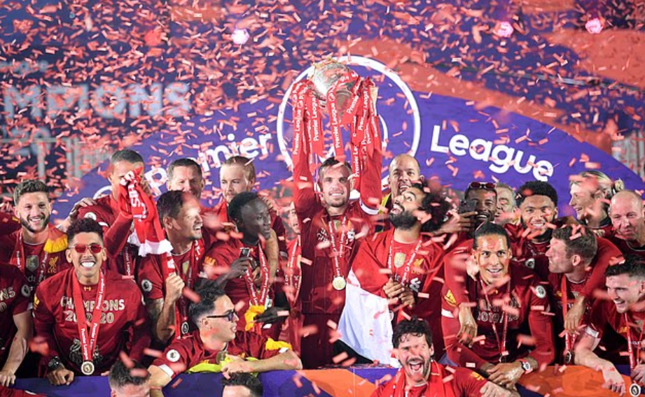 Salah muốn Liverpool phải tri ân 1 ngôi sao 'xứng đáng nhất' ở Anfield - Ảnh 2.