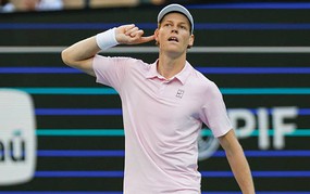 Jannik Sinner sets a new record, becoming the fourth tennis player in world history to achieve this special feat.