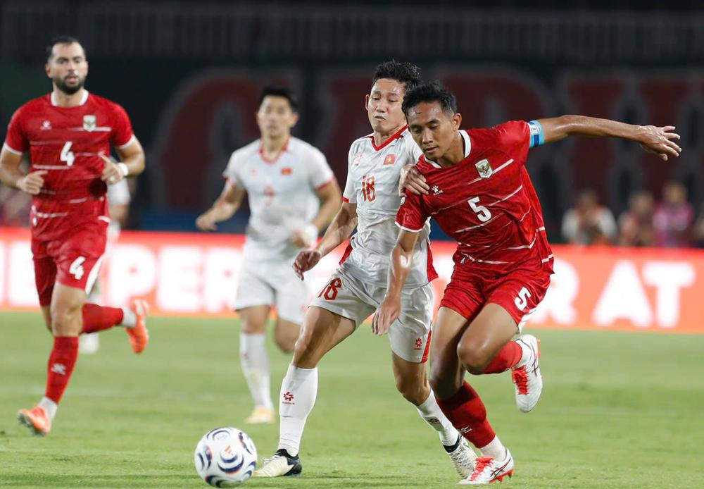 HLV Indonesia: 'Chúng tôi biếu đối thủ những bàn thua quá dễ dàng' - Ảnh 2. HLV Indonesia: 'Chúng tôi biếu đối thủ những bàn thua quá dễ dàng' - Ảnh 2.