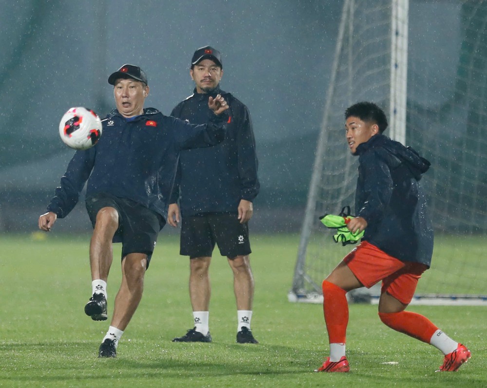 Saudi Arabia khẳng định Asian Cup 2027 diễn ra đúng kế hoạch, đội tuyển Việt Nam tiếp tục chuẩn bị - Ảnh 1. Saudi Arabia khẳng định Asian Cup 2027 diễn ra đúng kế hoạch, đội tuyển Việt Nam tiếp tục chuẩn bị - Ảnh 1.