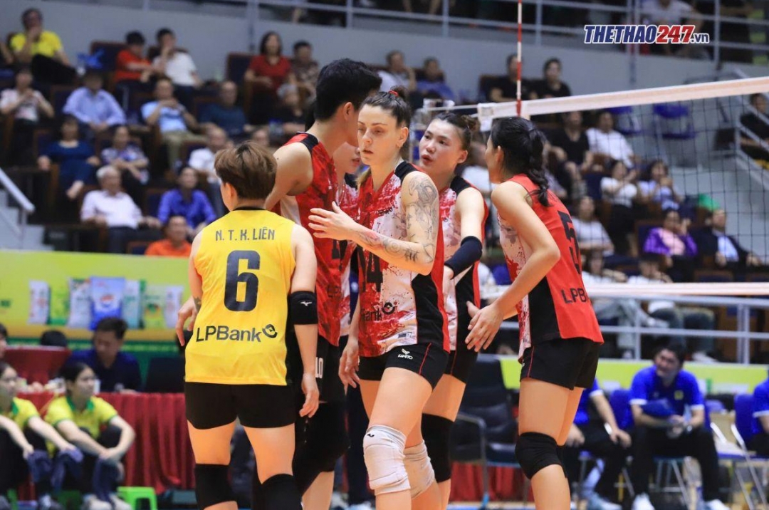 Live Women&#39;s Volleyball: Thông tin - Đông Bắc 1-2 LPB Ninh Bình: A Comeback Effort