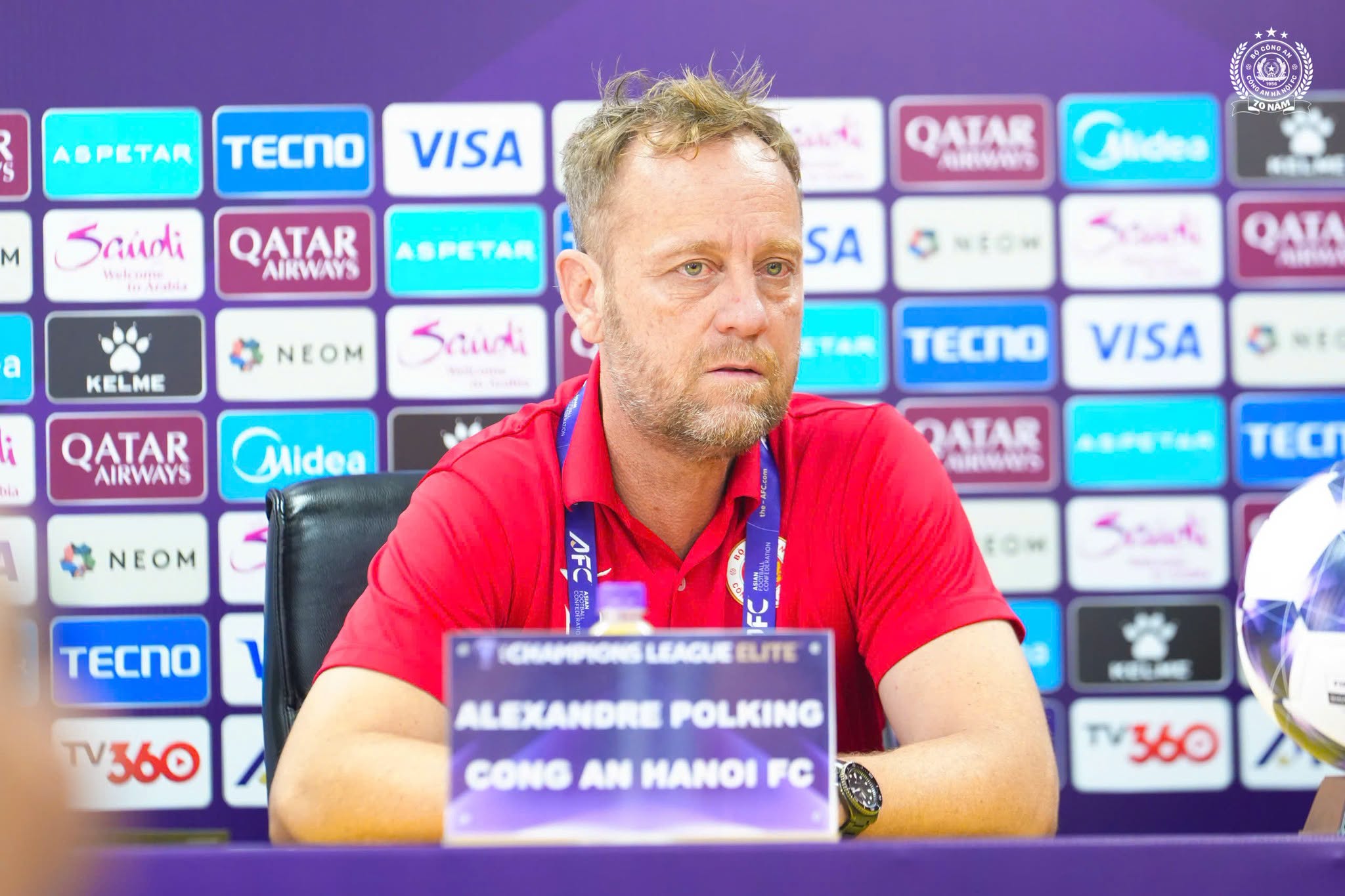 HLV Polking: 'CAHN không có gì để mất trước Kashima Antlers' - Ảnh 1. HLV Polking: 'CAHN không có gì để mất trước Kashima Antlers' - Ảnh 1.