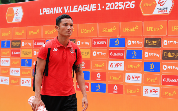Goalkeeper Dinh Trieu bids farewell to Hai Phong after 5 years with the club